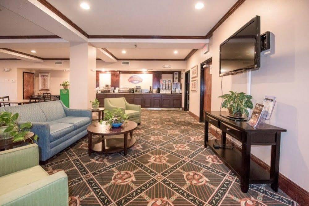 Baymont By Wyndham Montgomery South Exteriér fotografie